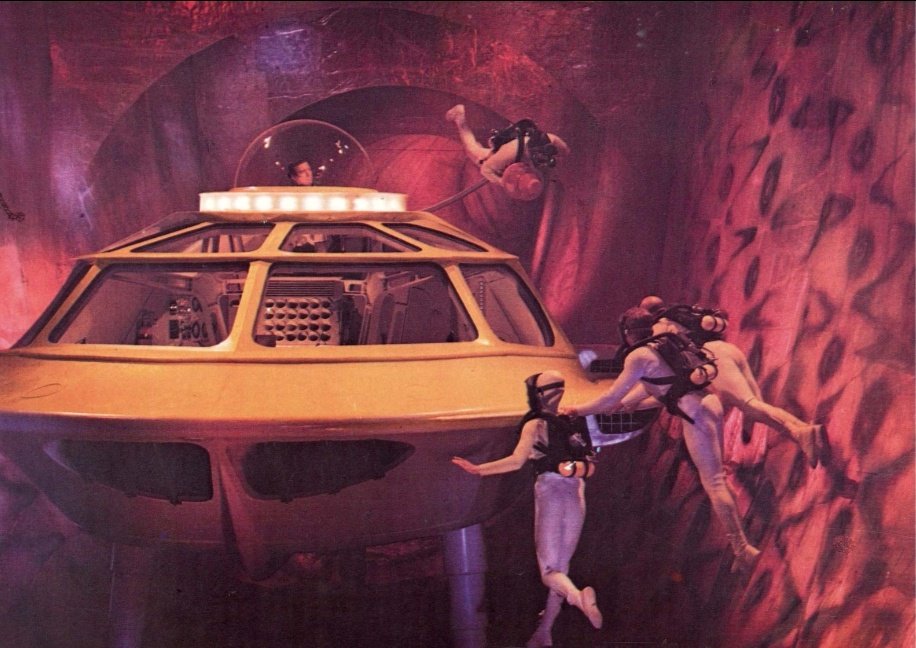 PabloBonzo's tweet image. Wait until it&apos;s shrunk down for it&apos;s Fantastic Voyage before making judgement. #FantasticVoyage #DriverlessBus