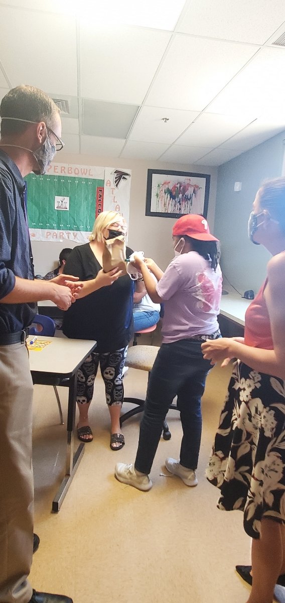 Dr_Corcoran's tweet photo. Our Students ❤️ our BIAs so much that they wanted to join in and help us celebrate our AMAZING BIAs! #HappyBIADay #bestinbusiness @BryanMRussell @mgbongiovi @southPbcsd @SommerPBCSD @MegDavi01552933 https://t.co/6NIf9p53Kb