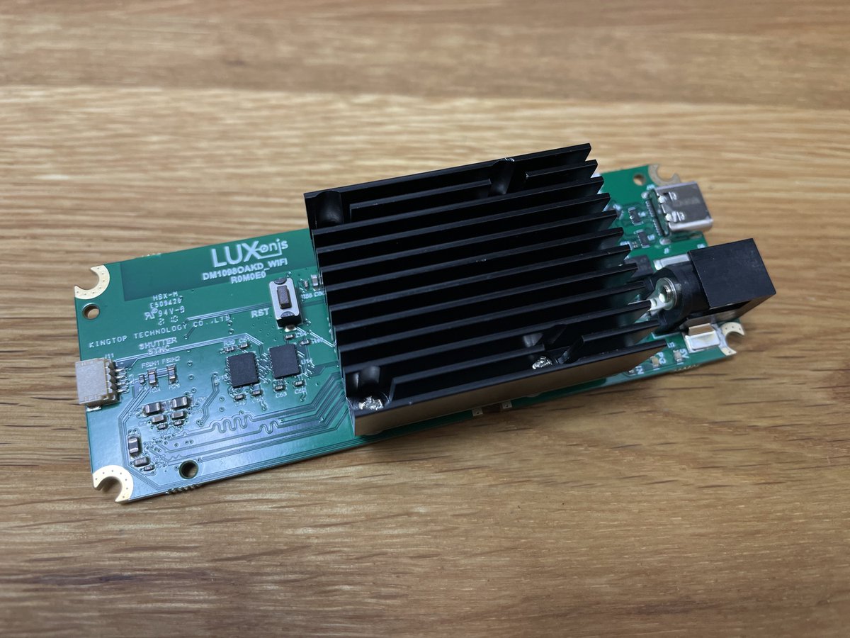 Kousaku_Kiroku's tweet image. ついに届いた！
使いこなせるかな…
#OAK #OpenCV_AI_Kit