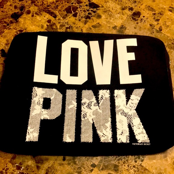 GreelyG53's tweet photo. So good I had to share! Check out all the items I'm loving on @Poshmarkapp from @Jane82679529 @erika_cooper13 #poshmark #fashion #style #shopmycloset #pinkvictoriassecret #harleydavidson #kosusa: https://t.co/HcHUGQgxSD https://t.co/8AimlkrfnB