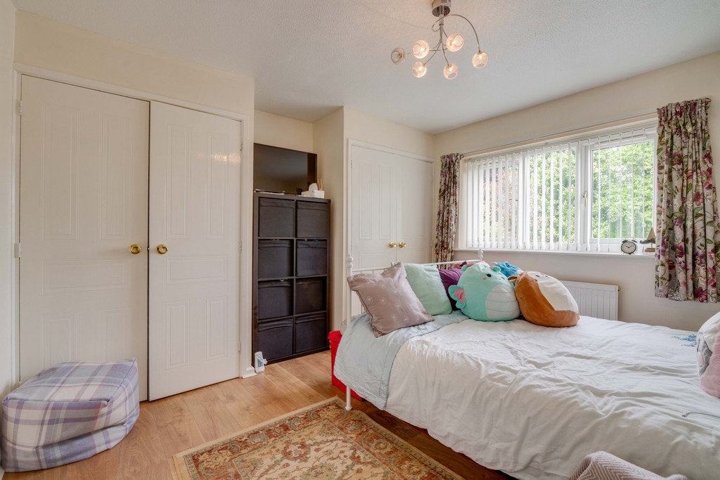 ELRltd's tweet photo. This is a spacious 4 bedroom detached family home which is situated very close to Oakwood School &amp; Thomas Rotherham 6th Form College📚

https://t.co/hbNHxMsRE1

#ELR #derbyshirelife #moveinmoveout #keeponmoving #Southyorksbiz #rotherham #moorgate #propertyforsale https://t.co/uUzAedJcJf