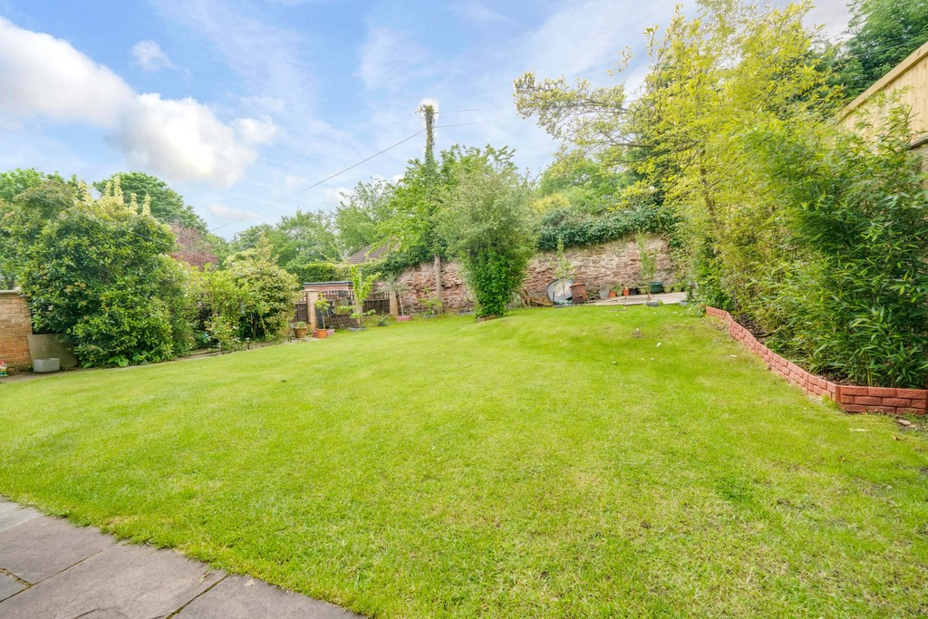ELRltd's tweet photo. This is a spacious 4 bedroom detached family home which is situated very close to Oakwood School &amp; Thomas Rotherham 6th Form College📚

https://t.co/hbNHxMsRE1

#ELR #derbyshirelife #moveinmoveout #keeponmoving #Southyorksbiz #rotherham #moorgate #propertyforsale https://t.co/uUzAedJcJf