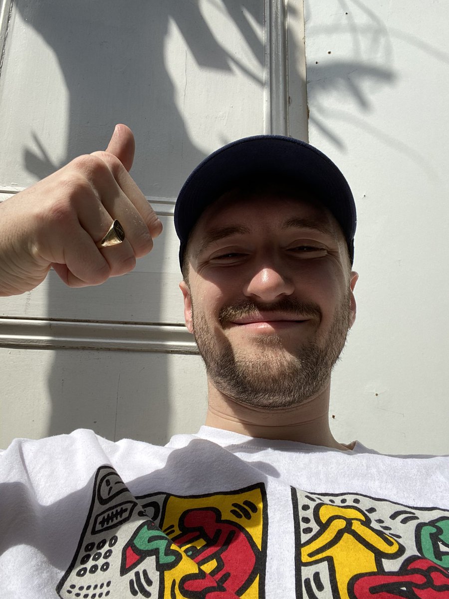 skyeditover's tweet photo. The sun is finally out so make sure you all have one on me. 

Much love x https://t.co/iBhhN9gk2H