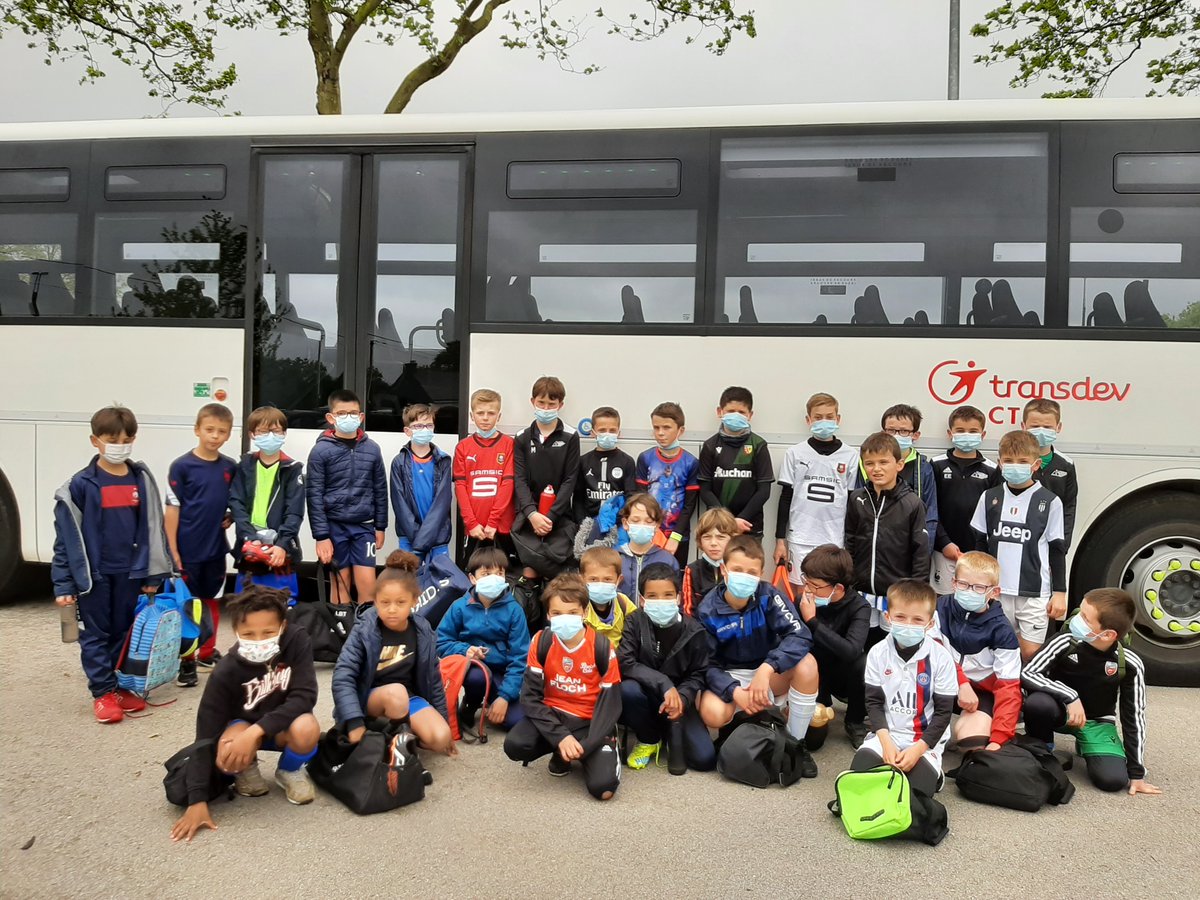 🚫 Réensemencement des terrains d'Elven.
💬 Grâce à la commune jointe, nous pouvons utiliser leur terrain. Un grand merci à Tréffléan !
✅ L'ensemble du club s'est organisé pour continuer les entraînements
🚌 Des navettes ont lieu tous les mercredis pour accueillir nos licenciés