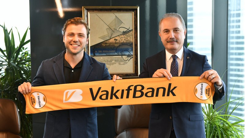 MarketingTR's tweet photo. Vakıfbank’ın yeni marka yüzü Tolga Sarıtaş oldu
https://t.co/AuJ86HXl8x https://t.co/EPTPEWNy7X