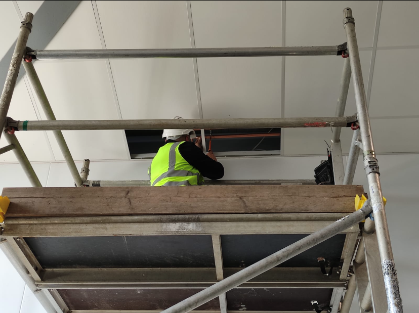 VETSltduk's tweet photo. Our team of engineers have been out all week doing an install and its safe to say they did an amazing job as always! Feel free to check our website and get in touch with us if you need our expert engineers to come and help you and your veterinary practice! https://t.co/GcvZGp3Aey https://t.co/YB9ik1QBTX