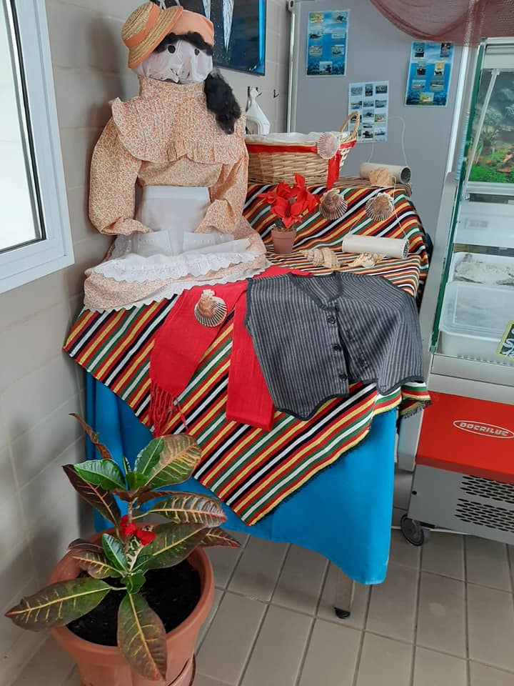 granadillaabona's tweet image. 🎣🇮🇨 ¿Qué mejor forma de celebrar nuestro #DíadeCanarias que con la #LonjaPesquera? 
🕜De miércoles a sábado, de 9 a 14h, y el domingo de 9 a 13h, en el muelle de Los Abrigos o llámanos al 922 749 217 y pregunta por el servicio de #repartoadomicilio. 
#GranadilladeAbona