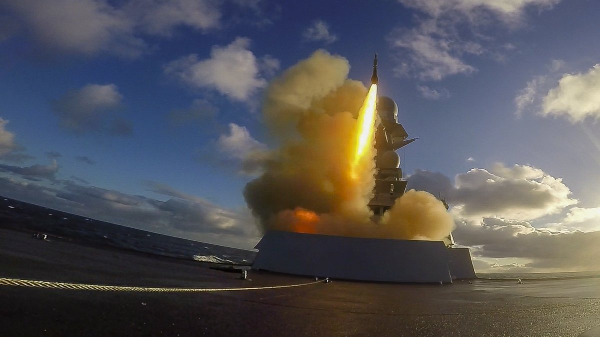 STRIKFORNATO's tweet image. Whoosh 🚀Whoosh 🚀Whoosh 🚀 Whoosh 🚀
Impressive missile launches conducted by 🇪🇸 ESPS Cristóbal Colón (F105), 🇫🇷 FS FORBIN (D620), 🇮🇹 ITS ANTONIO MARCEGLIA (F-597) and 🇺🇸 USS PAUL IGNATIUS (DDG-117) during #AtSeaDemo #FormidableShield 2021!
#WeAreNATO #Defence