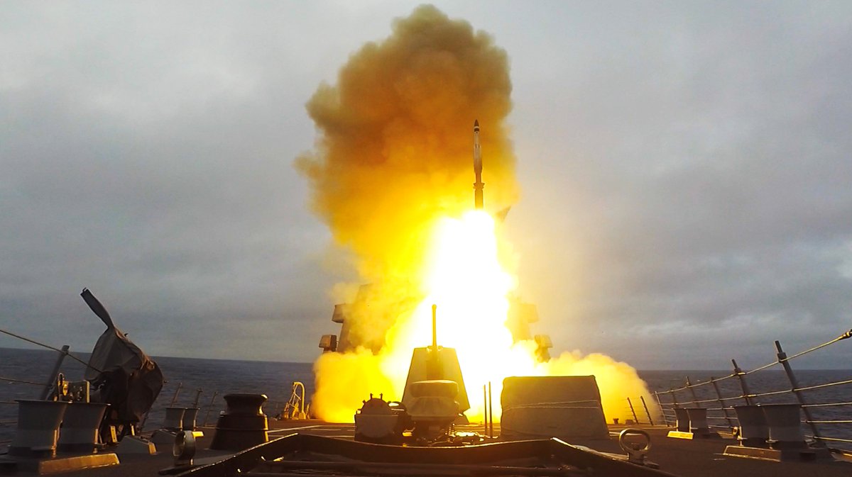 STRIKFORNATO's tweet image. Whoosh 🚀Whoosh 🚀Whoosh 🚀 Whoosh 🚀
Impressive missile launches conducted by 🇪🇸 ESPS Cristóbal Colón (F105), 🇫🇷 FS FORBIN (D620), 🇮🇹 ITS ANTONIO MARCEGLIA (F-597) and 🇺🇸 USS PAUL IGNATIUS (DDG-117) during #AtSeaDemo #FormidableShield 2021!
#WeAreNATO #Defence