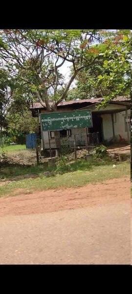 Former ward administrator and four civilians were abducted with the accusations with the arson of the AyeMyaTharYar administration office in Pyay.  #WhatsHappeningInMyanmar  #May28Coup  #ASEANrejectSAC