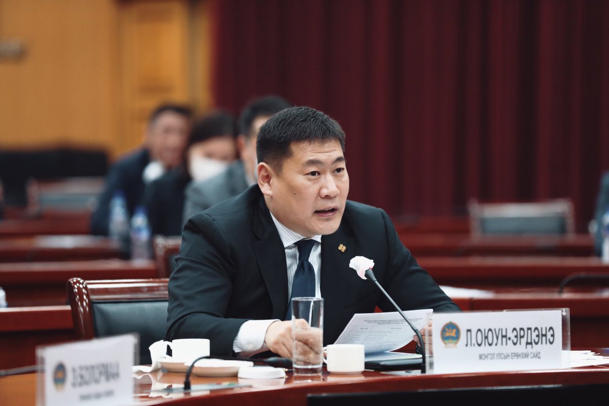 MongolDiplomacy's tweet photo. Монгол Улсын Ерөнхий сайд @OyunerdeneMN хилийн чанад дахь монголчуудтай цахим уулзалт хийв. @BattsetsegBatm2 
 https://t.co/gNFZbwTfih https://t.co/OTx5ofyeC9