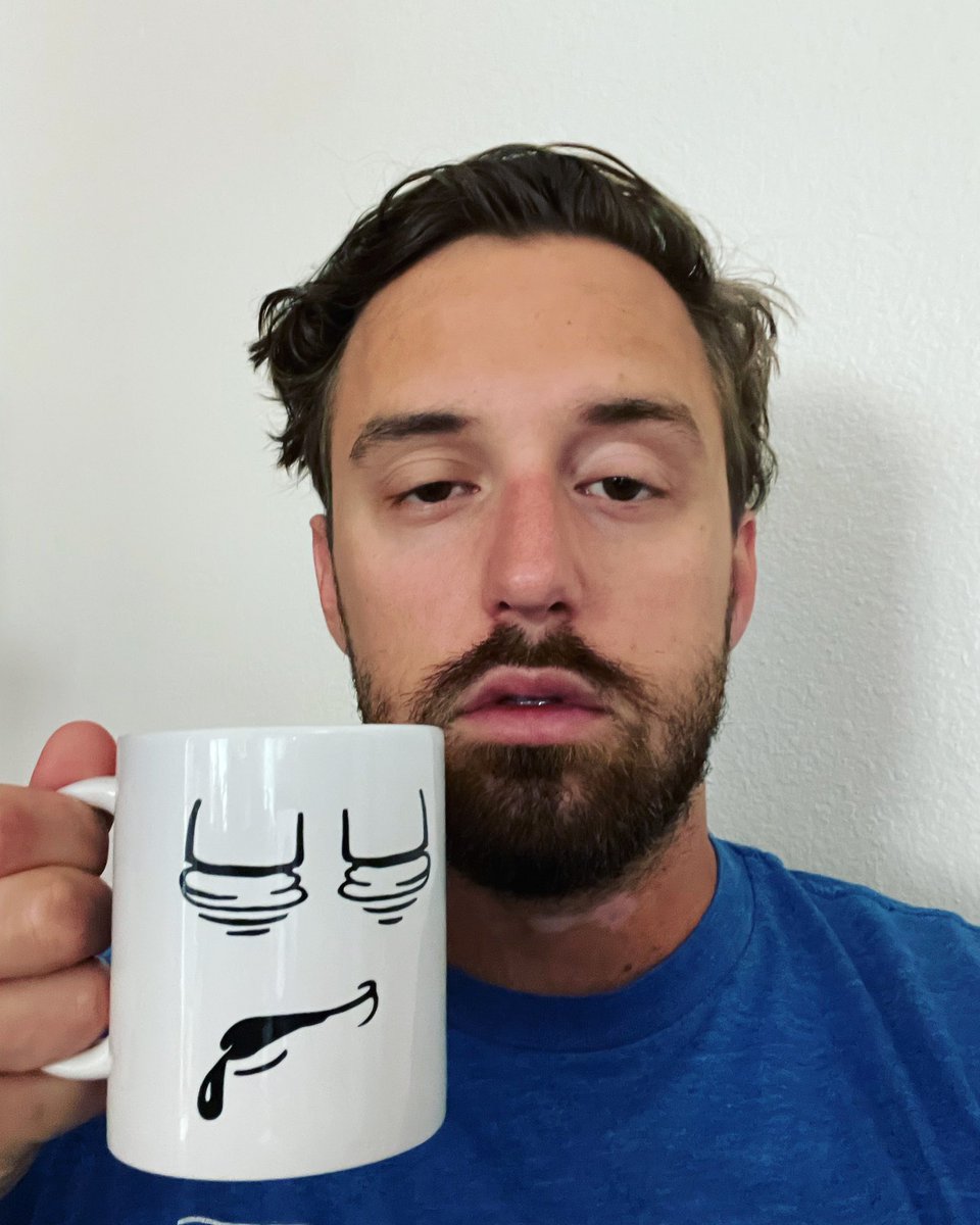 GooseBearCoffee's tweet photo. Gwennie says I look like my new mug when I first wake up… I don’t see it. https://t.co/o3LfLtVMF4
