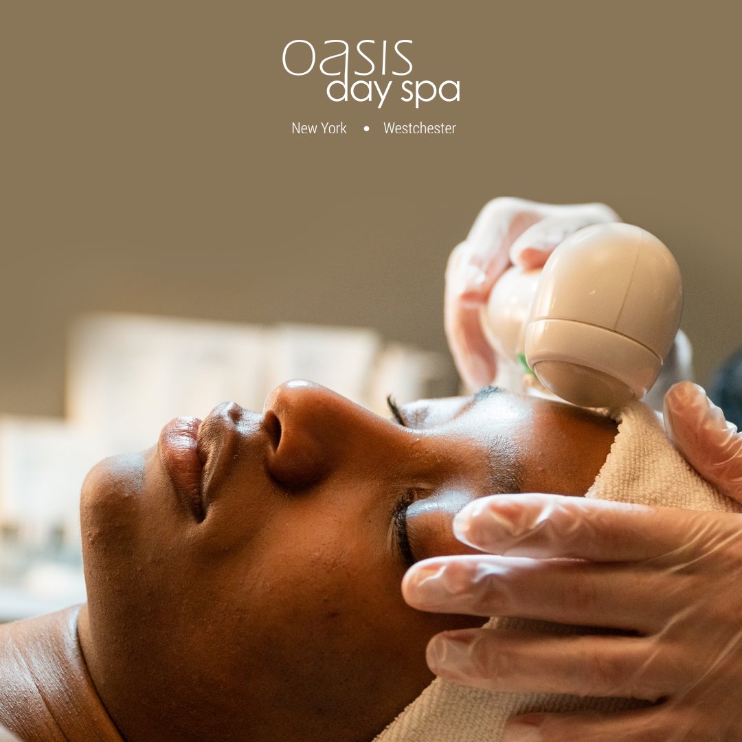 Happy Friday! Both <a href="/OasisNYC/">Oasis Day Spa</a> locations will be open all Memorial Day weekend long. Take the opportunity to relax and unwind and start booking your #MemorialDay appointments today. oasisdayspanyc.com