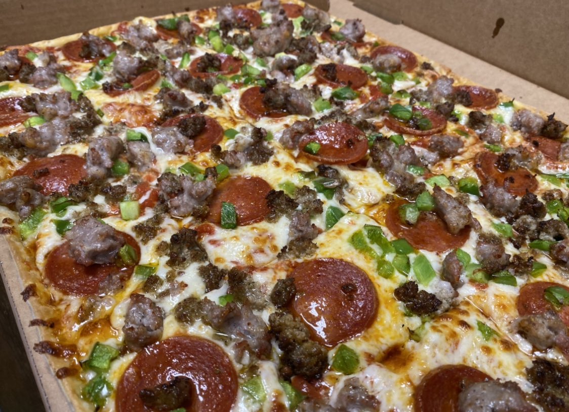 💥 #FridayFeeling GIVEAWAY 💥

RETWEET &amp; FOLLOW 
for a chance to win a
$50❗️ #LEDOPIZZA GIFT CARD!
(2 winners picked randomly at 10pm on 5/28/21)

Carryout with Ledo! 
FAST. EASY. FRESH. 

order.ledopizza.com