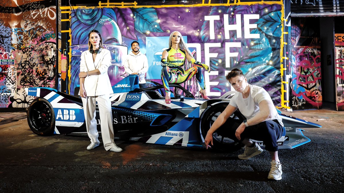 A sneak peak behind the scenes at the #FEOffset shoot yesterday with <a href="/biminibabes/">BÎмÎηÎ</a>, <a href="/CharlDeCarle/">Charlotte de Carle</a>, @Josh_Denzel1 and <a href="/joe_weller_/">Joe Weller</a> 📸

Meet The Offset crew 👉 bit.ly/FEOffset

#ChangeAccelerated