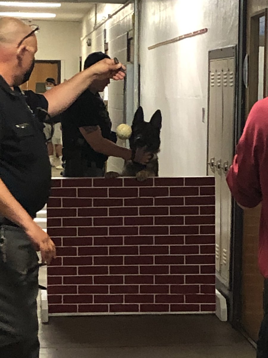 RiseBoone's tweet photo. On Wed the Florence K9 Police came out and tried out the new obstacle course built for Atos by Mr. Brown and our students #BooneNation #WeRRISE https://t.co/4cqKOkMhil