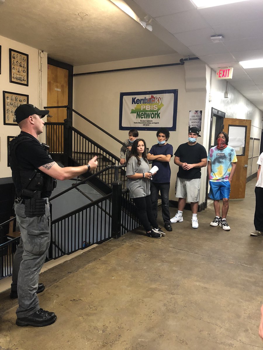 RiseBoone's tweet photo. On Wed the Florence K9 Police came out and tried out the new obstacle course built for Atos by Mr. Brown and our students #BooneNation #WeRRISE https://t.co/4cqKOkMhil