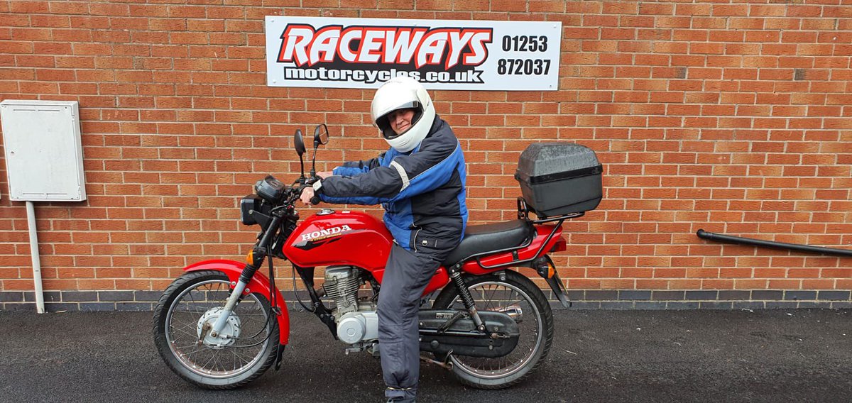 racewaysyam's tweet photo. Jack has been in today for an MOT on his CG125!
He has owned the bike from new and has done over 100,000 on it!
Remember we are open for MOT’s so get in touch today ⤵
📞 01253 872037
ℹ️ https://t.co/XwqySsqY65 https://t.co/NZAUECxX2d