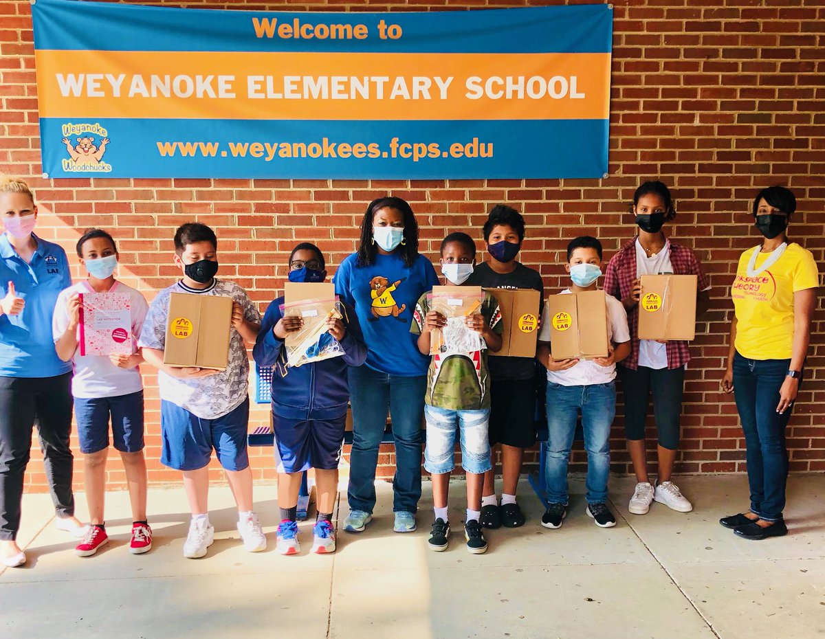 Thank you to @pinkspacetheory and the Children’s Science Center <a href="/ChildSci/">ChildrensSciCenter</a> for providing @GSKScience Science in the Summer kits for our students! Our kids are ready to Be Engineers!