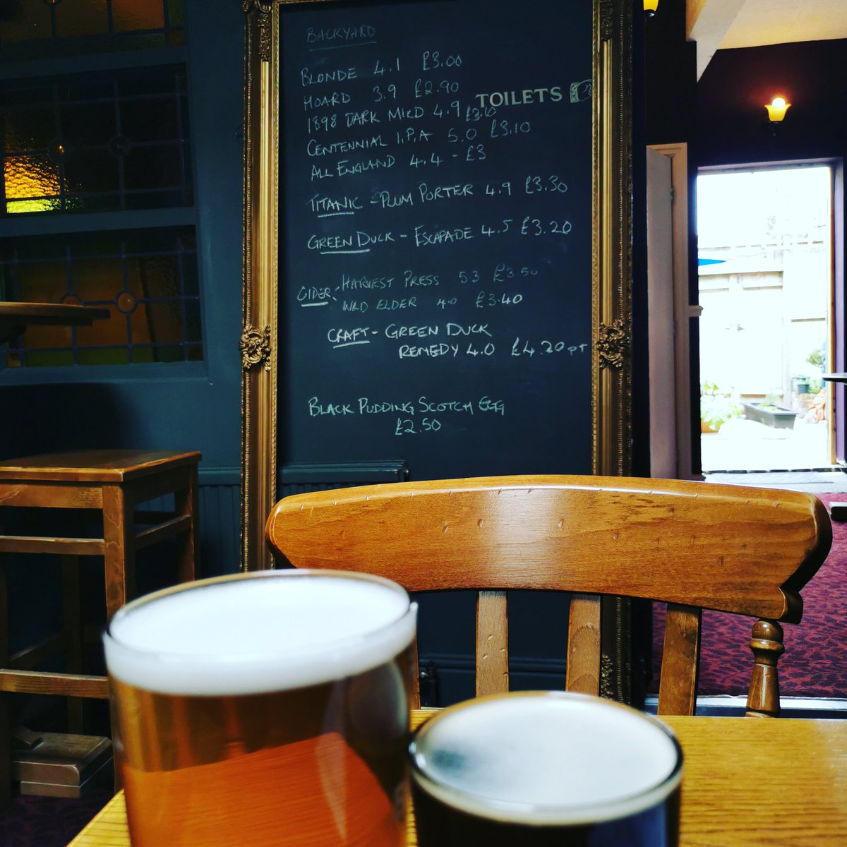 Great to be back inside <a href="/inn_fountain/">The Fountain Inn</a>

<a href="/greenduckbrew/">Green Duck Beer Co</a> Escapade and <a href="/TitanicBrewers/">Titanic Brewery</a> Plum Porter going down a right treat

#realale #camra #lockdownlifting #supportlocal #supporthospitality