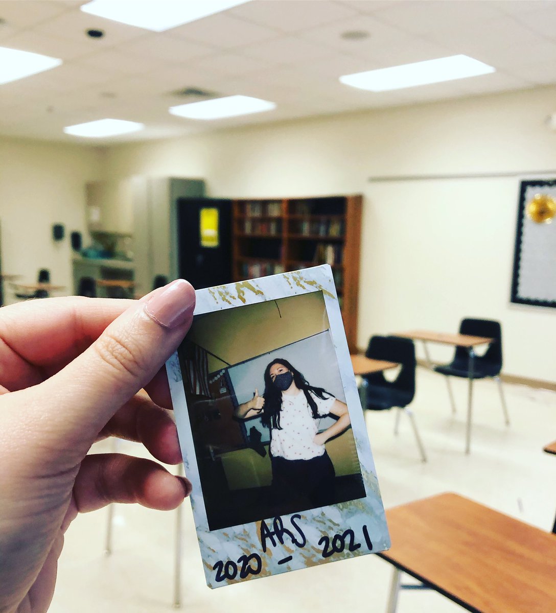 allisonfudgeELA's tweet photo. Yesterday concluded the end of my 5th year teaching! This year taught me to be flexible, patient, and resilient. Despite the weirdness it was maybe my favorite year so far? 💕🤷🏻‍♀️ https://t.co/NQ0naxEdF9
