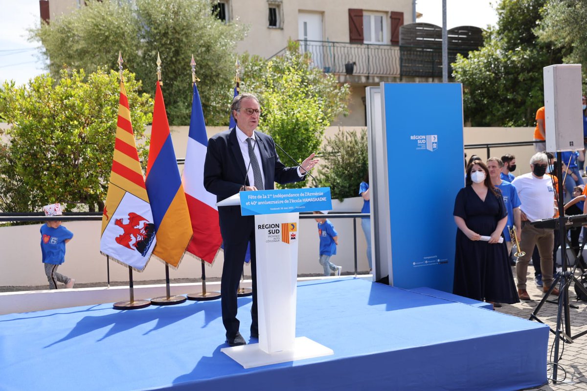RenaudMuselier's tweet photo. [#Éducation] Heureux d’être à l’école Hamaskaïne à #Marseille qui propose un enseignement de la langue arménienne. @MaRegionSud la soutient pleinement depuis 2016. 

Je resterai toujours un ami fidèle de l’#Arménie.

#Muselier2021 #NotreRegionDabord https://t.co/5aZdvxukHv
