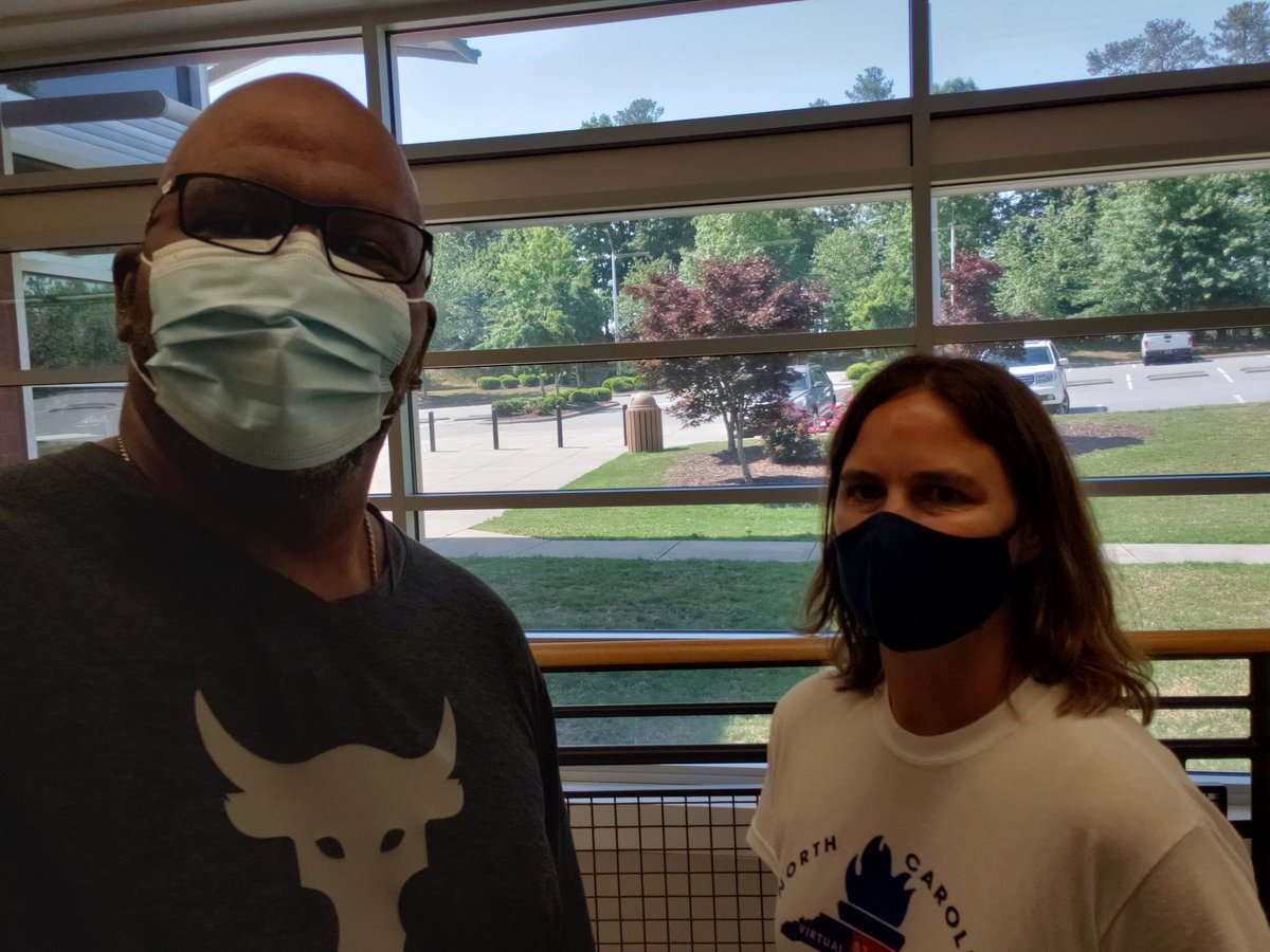CteMephs's tweet photo. CDC @ MEPHS canvassing employers to recommend to students... All in a days work https://t.co/mbI2Z864dE
