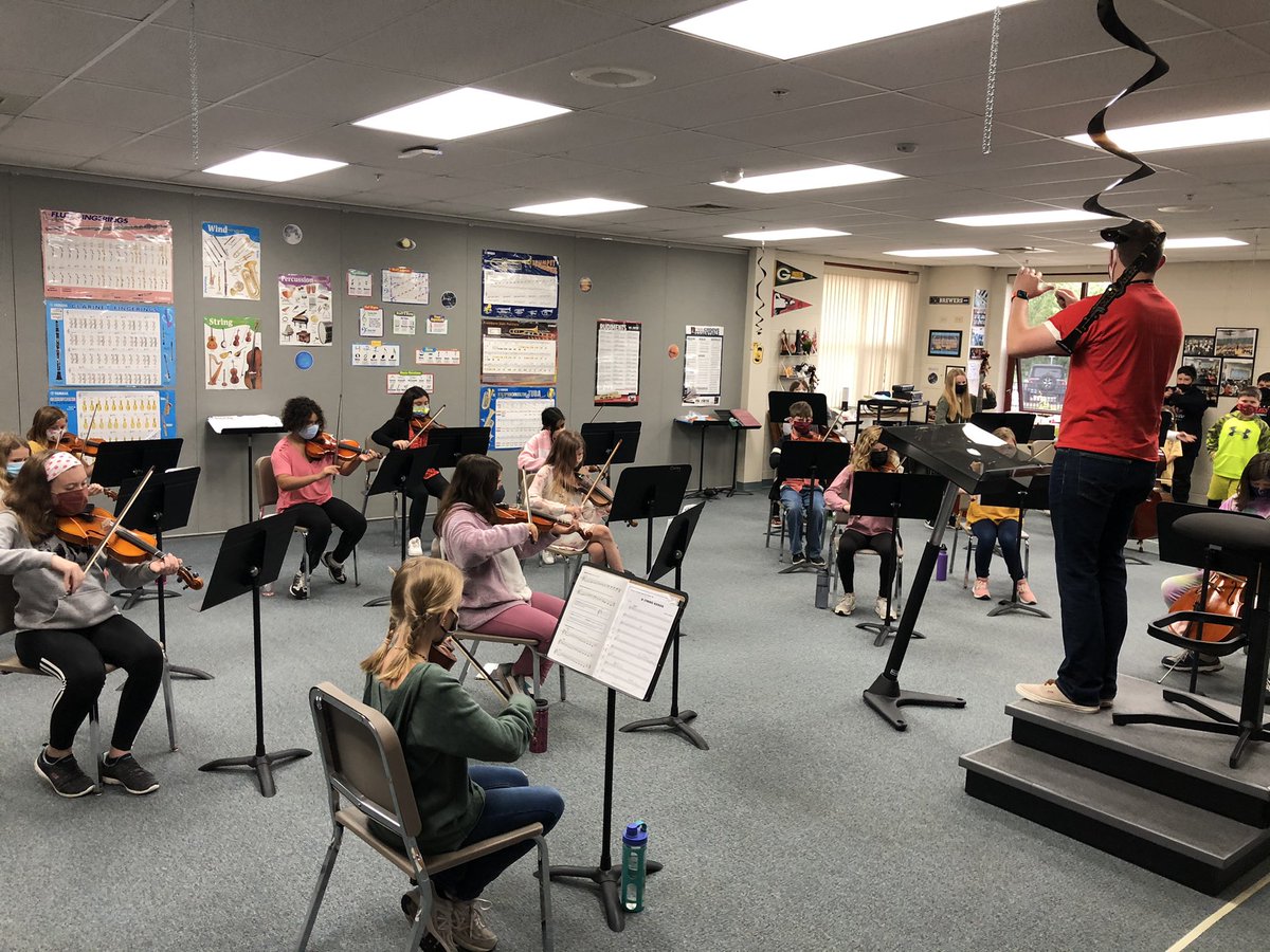 ScottRoweEdD's tweet photo. I’m so proud of the opportunities we can provide for @Dist158 students. Today’s @martinhusky158 5th grade band/orchestra performances were outstanding &amp; shine a bright light on the future of our programs! https://t.co/yBoDMaGr9E