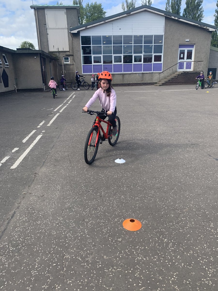 MrsSwanBX's tweet photo. Bikeability Level 1 - During session 4, we learned how to corner and signal left and right correctly π² At the start of each session we complete an βMβ safety check @BPSTonge_Miss @BikeabilityScot @CyclingScotland #BPSBikeability #BikeabilityScotland #Level1 https://t.co/517ypQ9QnP