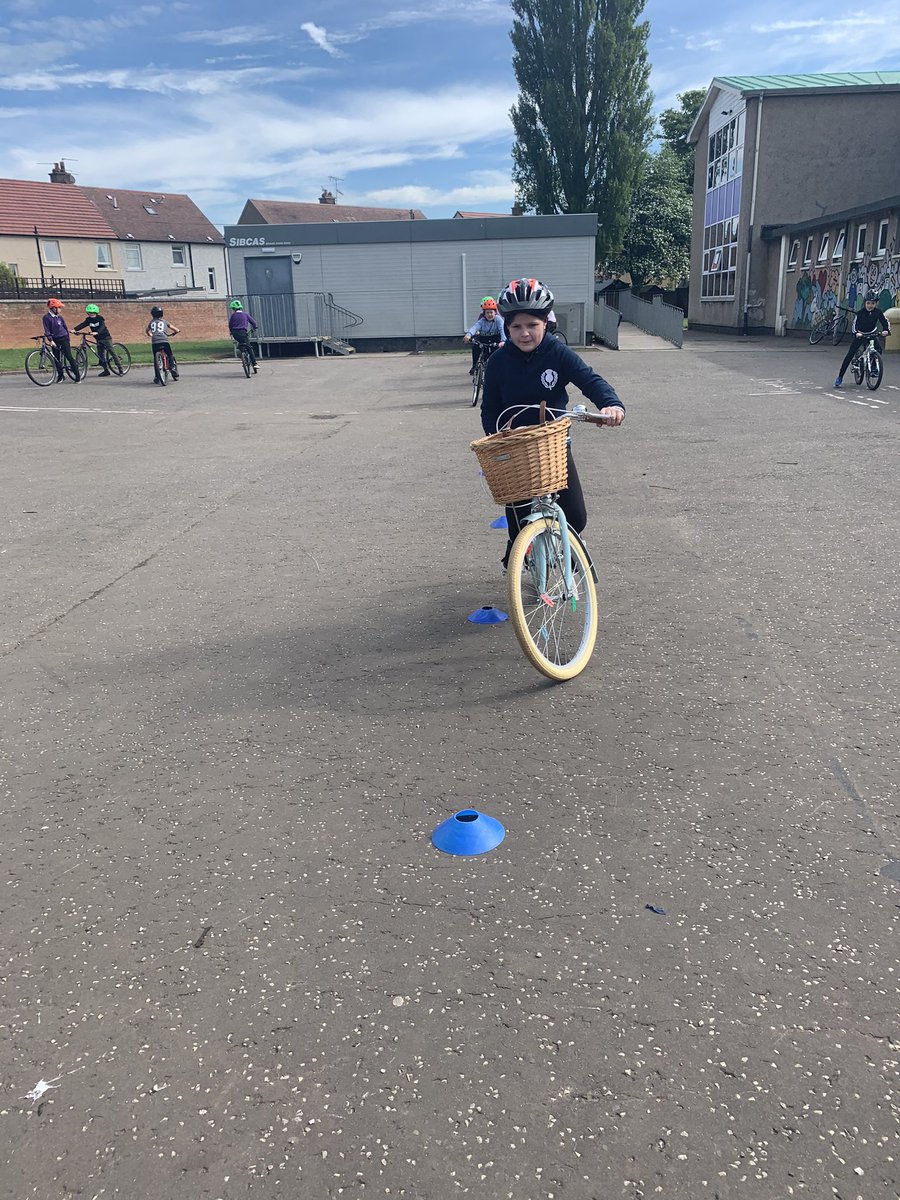 MrsSwanBX's tweet photo. Bikeability Level 1 - During session 4, we learned how to corner and signal left and right correctly π² At the start of each session we complete an βMβ safety check @BPSTonge_Miss @BikeabilityScot @CyclingScotland #BPSBikeability #BikeabilityScotland #Level1 https://t.co/517ypQ9QnP
