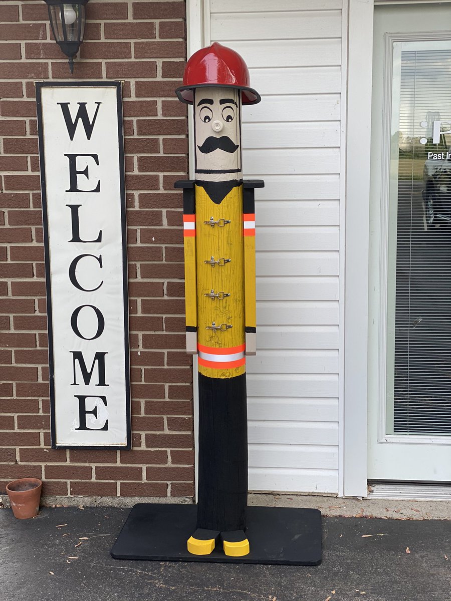 PastIntoNew's tweet image. Pedro, Charlos and Juan here to welcome y’all to the shop ( hopefully soon) We are hoping to be open before Fathers Day. With the nice weather we have been out in the barn making some other fun things, coming soon! #pastintonew #funthingscomingup