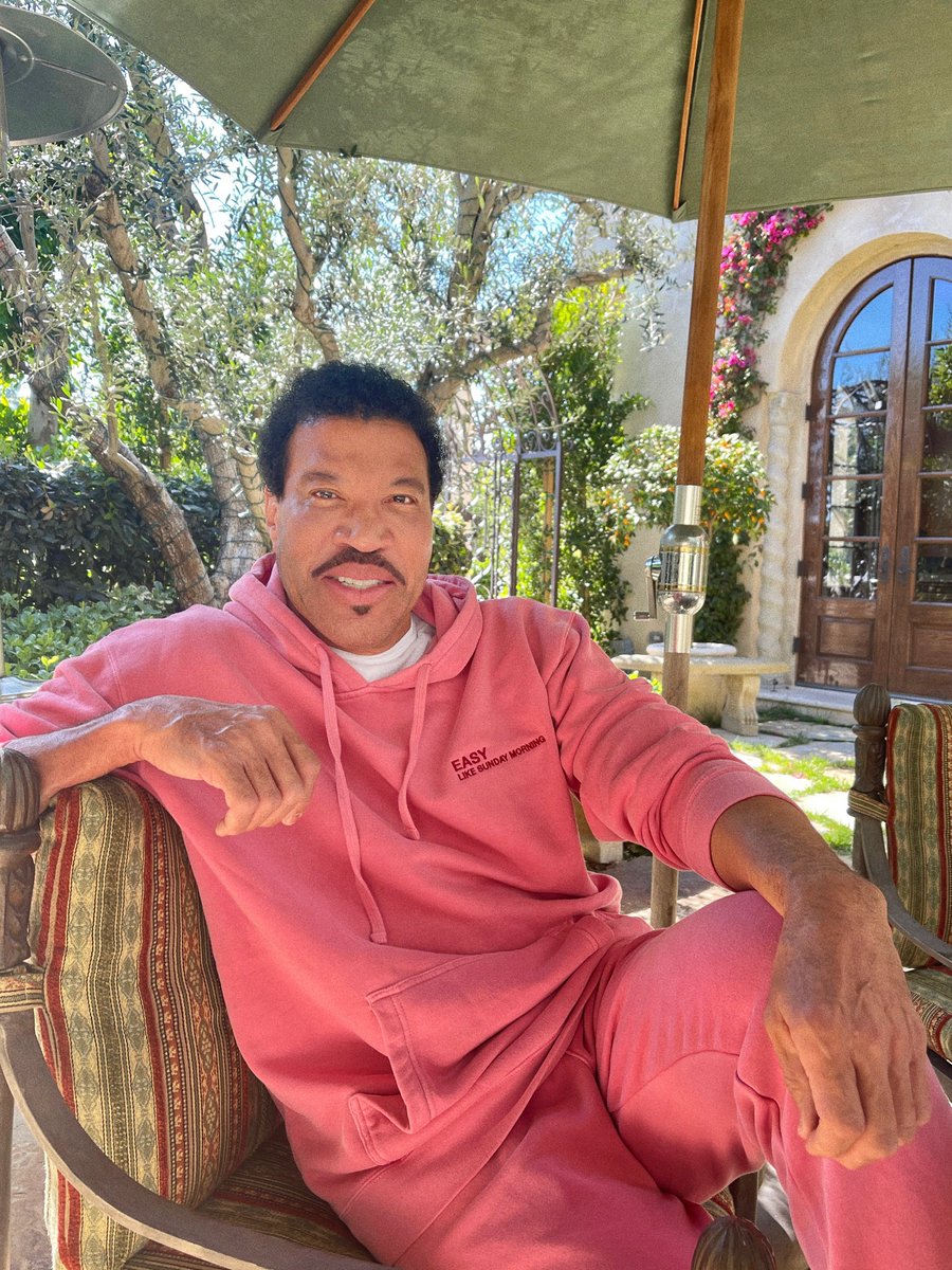 LionelRichie's tweet photo. Y’all take it easy, ok?
My fit? Yes, I agree it’s a vibe ✨😎
https://t.co/YVkMRmlRRa https://t.co/wlxfAHtWyH
