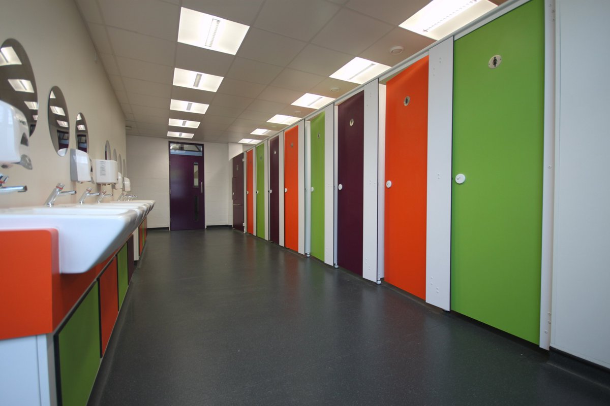AxentDesigns's tweet image. Education Sector Washroom Refurbishment by Axent Washrooms and Interiors UK.

Here is an example of a secondary school washroom refurbishment carried out by the team at Axent. New Female toilet cubicles and Vanity units have been installed along with lockers and bench seating.