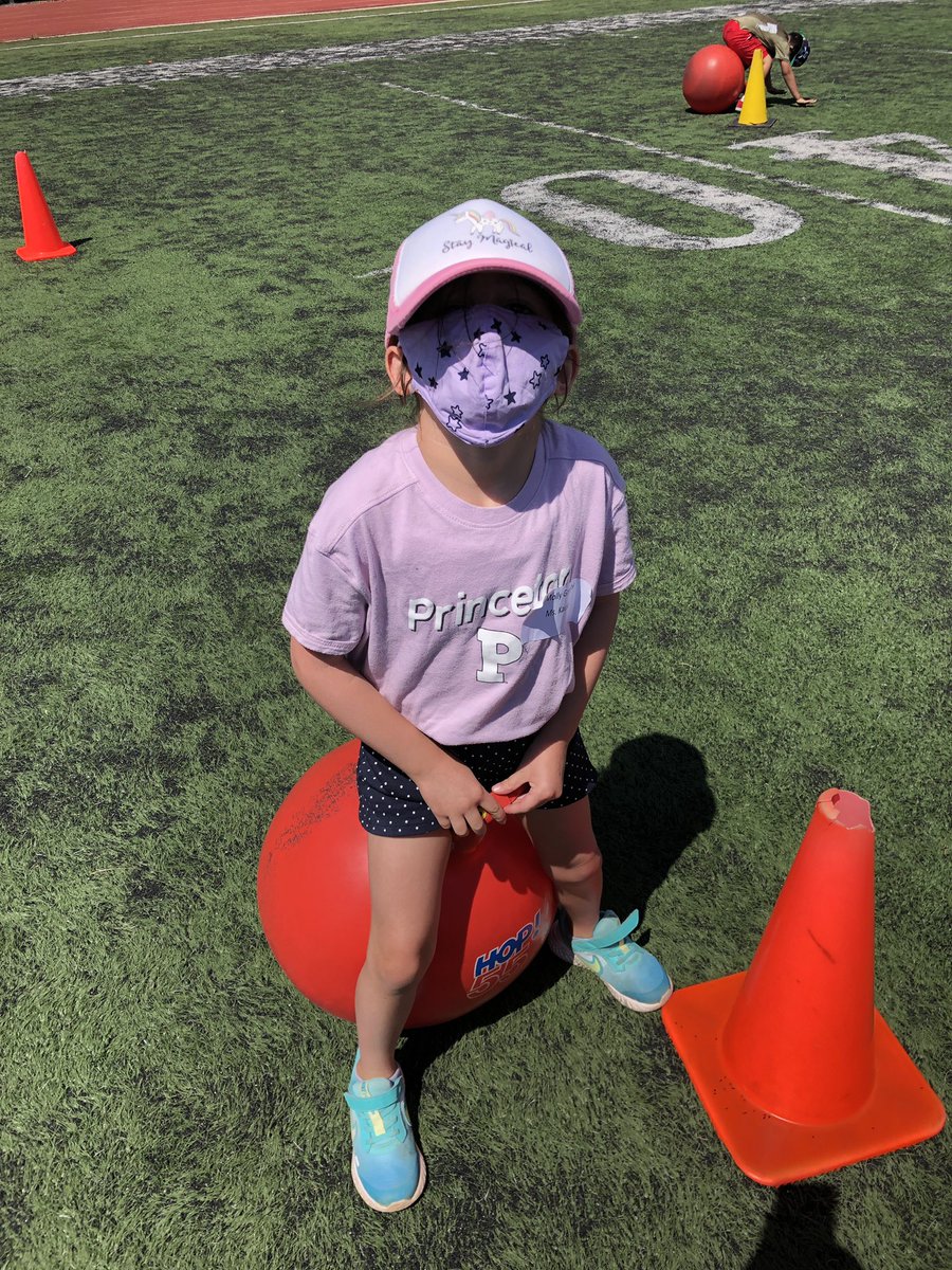 MrsKausch's tweet photo. Loved see my kindergarteners playing and laughing at our Whole School Picnic! https://t.co/FqgZhAdRBo