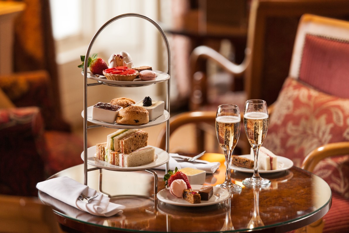 CrerarHotels's tweet photo. Set in the heart of Aberdeenshire, Thainstone House is the perfect place to escape for an afternoon treat. 
Enjoy stunning scenery all year round, whilst indulging with delicious sweet treats. 
#afternoontea https://t.co/nFZqDwZNZC