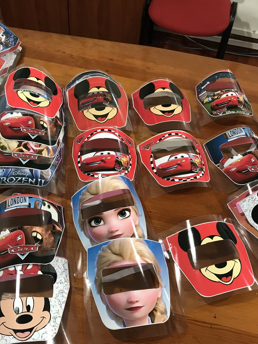 SenameTarapaca's tweet photo. 📌Adolescentes del programa #ServicioComunitario SBC Luis Pérez Aguirre de @SerpajChile confeccionó 60 máscaras faciales para niños y niñas de residencias proteccionales de @SenameTarapaca https://t.co/DLXz2THMOy