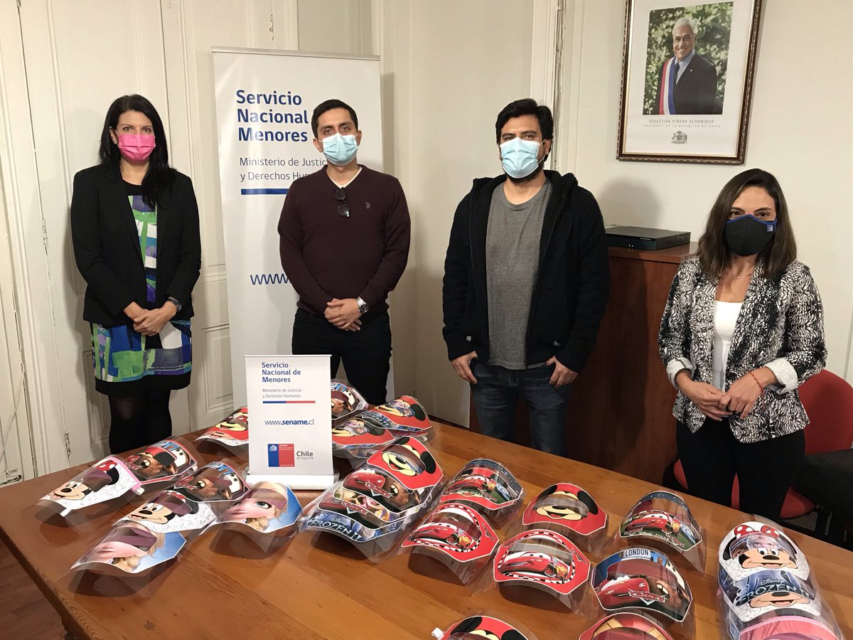 SenameTarapaca's tweet photo. 📌Adolescentes del programa #ServicioComunitario SBC Luis Pérez Aguirre de @SerpajChile confeccionó 60 máscaras faciales para niños y niñas de residencias proteccionales de @SenameTarapaca https://t.co/DLXz2THMOy