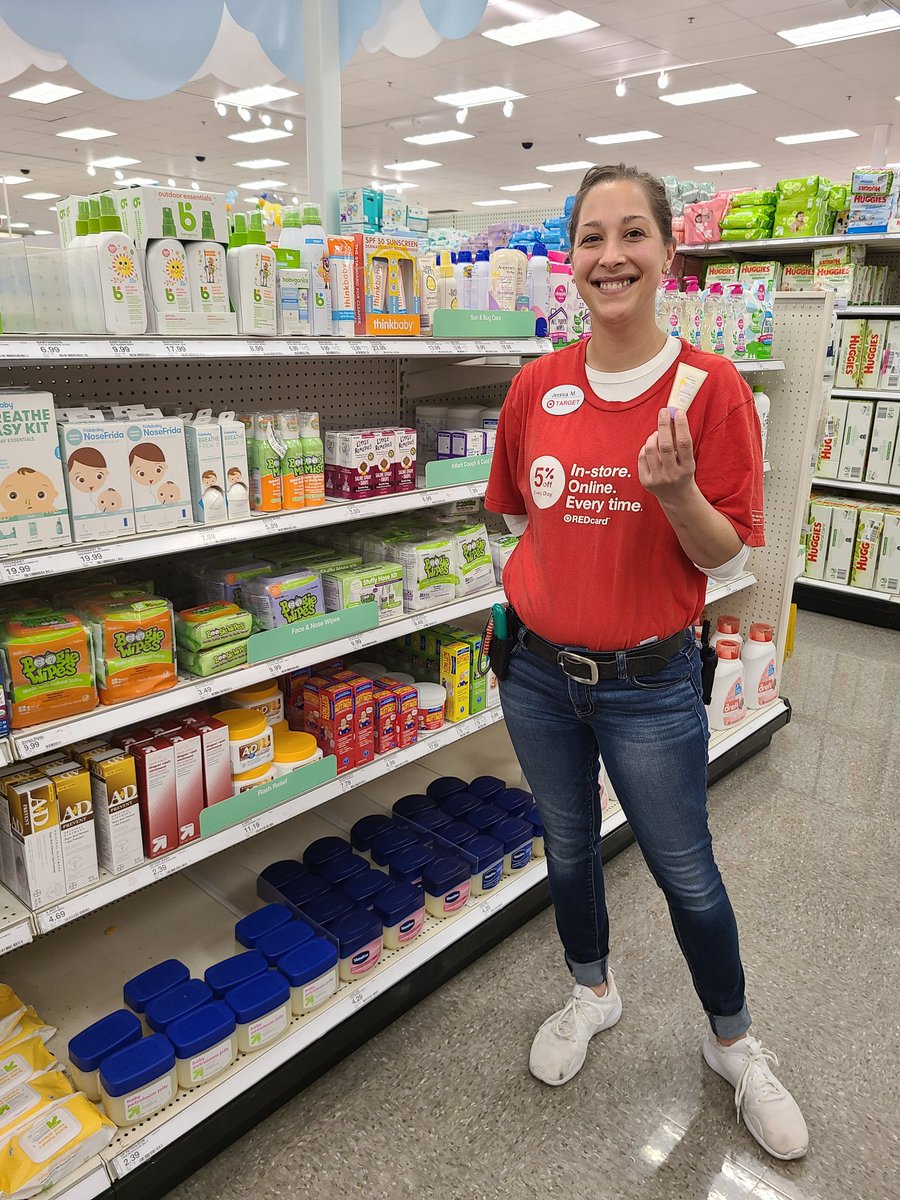 It's #NationalSunscreenDay! Our beauty consultant, Lydia, and our baby expert, Jessica, are sharing some summer vibes and samples with our  #TargetStJohn guests. 
@MeghanTarget <a href="/mmarie276/">Manda</a> <a href="/SarosPaul/">Paul Saros</a> @BrielRylee <a href="/veramay11/">April Bengert</a> @ErinHostinsky <a href="/anthoramzz/">Anthony</a> <a href="/destiny_sams/">Destiny Sams</a> <a href="/hockeymom7347/">Denise Siemers</a>