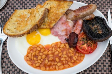 aroundaboutbrit's tweet photo. Start your day with a delicious full English breakfast at Park Farm Barn Bed &amp; Breakfast. Eggs from the farms own free-range chickens and locally sourced meats and vegetables are used.
https://t.co/mRwNaZ3l70
#BandB #Breakfast #FullEnglish #Westrop #Corsham #Wiltshire #UK https://t.co/D0HeQ5MLjw