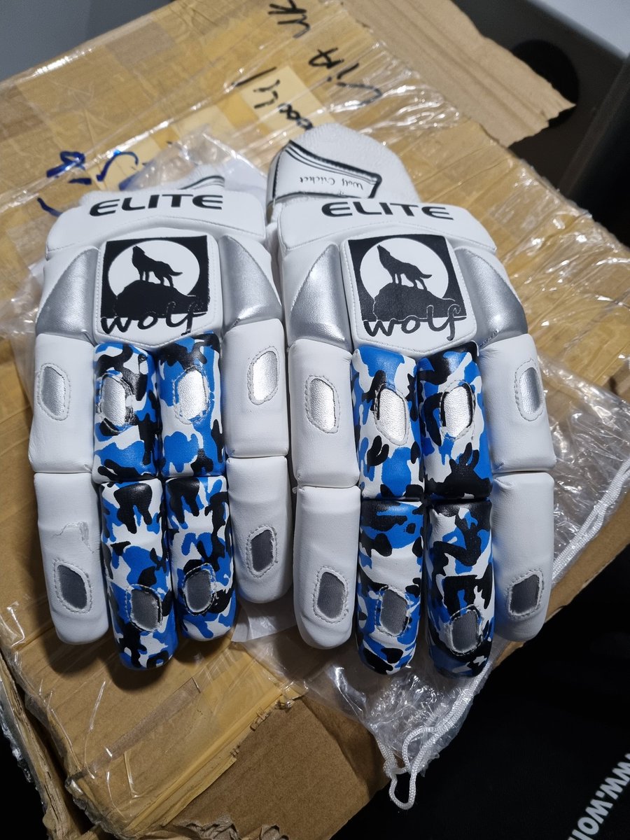wolf_cricket's tweet photo. New range Camo Elite batting gloves right handed. 
These are lightweight, durable, comfortable and offer high levels of protection. 

Drop me a message to order yours 
£45 free 2nd class signed for delivery (UK only) https://t.co/WU1DCFdu3w