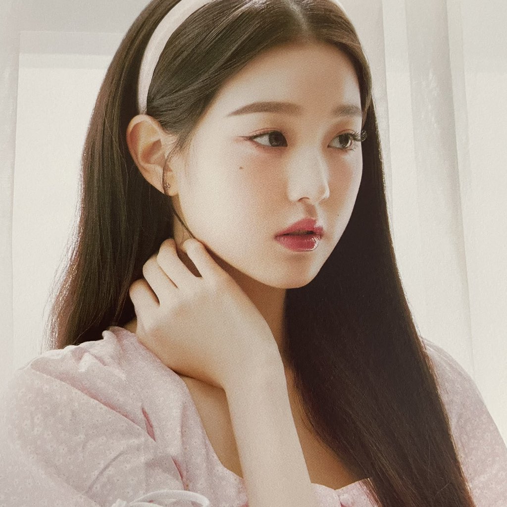 wonyoung pics tweet media