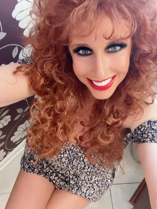 Good Morning ! Happy TGIF 🥳 I hope you all have a fabulous weekend.. https://t.co/0wi8h8dHk6  ⁦@LegsSamantha⁩<a href="/tag/redhead"class="tags"><span>#redhead</span></a><a href="/tag/longlegs"class="tags"><span>#longlegs</span></a><a href="/tag/tease"class="tags"><span>#tease</span></a><a href="/tag/pantyhose"class="tags"><span>#pantyhose</span></a><a href="/tag/bigsoft"class="tags"><span>#bigsoft</span></a>
