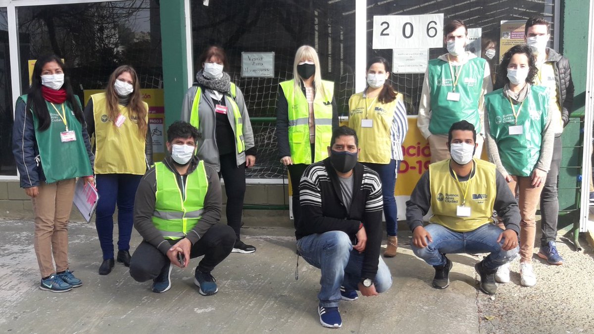 PROComuna6's tweet photo. Con este gran Equipo seguimos avanzando con el Plan de Vacunación, esto es fundamental para cortar la cadena de contagios. 

@monyfreda https://t.co/qiiE0b0SRd