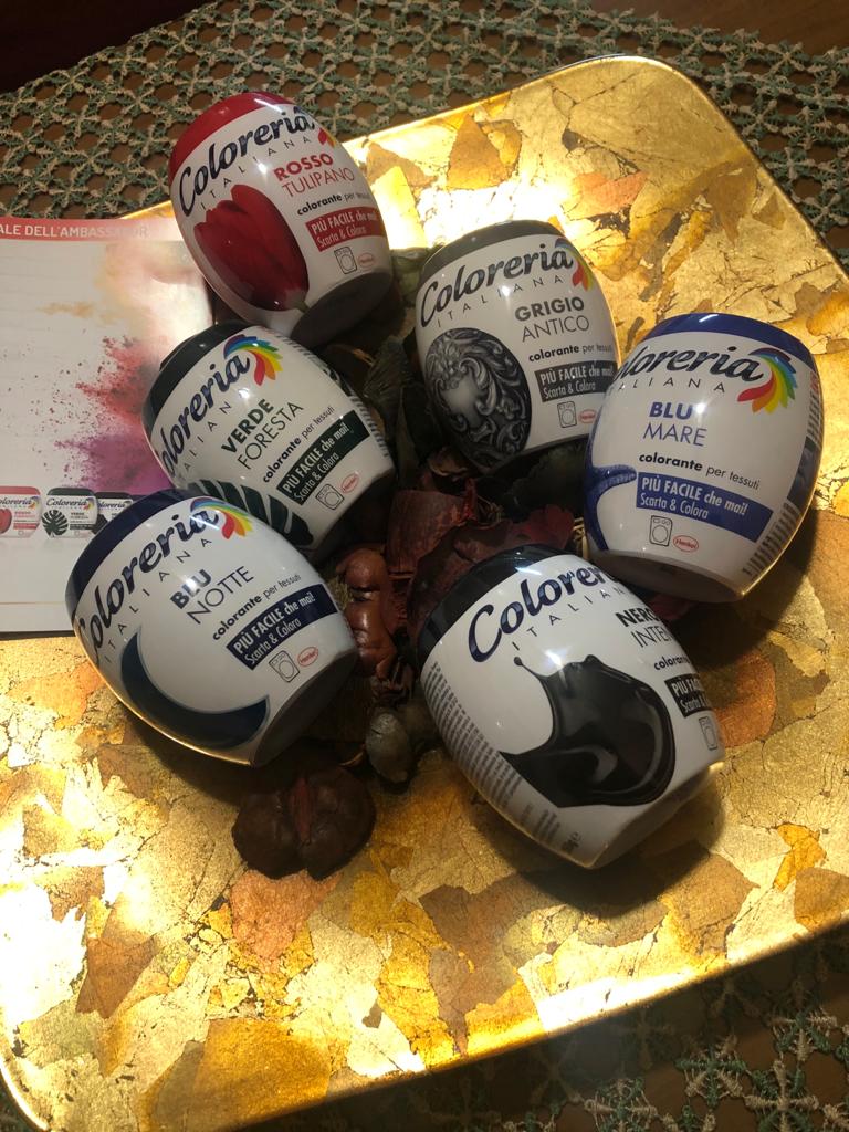InteristaRegina's tweet photo. Finalmente il pacco tanto atteso è  arrivato e posso mettere alla prova #cololeriaitaliana #cambiacolorealtuostile @donnad_it  @kuvutit #donnad @coloreriaitaliana https://t.co/FMf70PvcLn