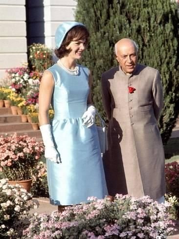 Ndlotus1's tweet photo. "My deepest sympathy on the death of the Prime Minister. I know his loss will be felt by all people throughout the world". __Mrs. Jacquelene  Kennedy on death of Jawaharlal Nehru.

#Nehruvian
#RememberingNehru ji
#Nehru ji
1/2 https://t.co/Mmx5t45XOc