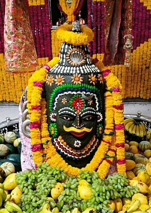 mahakal_darshan's tweet photo. 🙏🌹 जय श्री महाकाल 🌹🙏
श्री महाकालेश्वर ज्योतिर्लिंग जी का सांध्य श्रंगार आरती दर्शन! 
28/5/2021/शुक्रवार

#Jyotirling 
@mahakal_darshan

#spiritual #mahakaldailydarshan #Devotional #Spirituality https://t.co/kLnwIxdsWJ