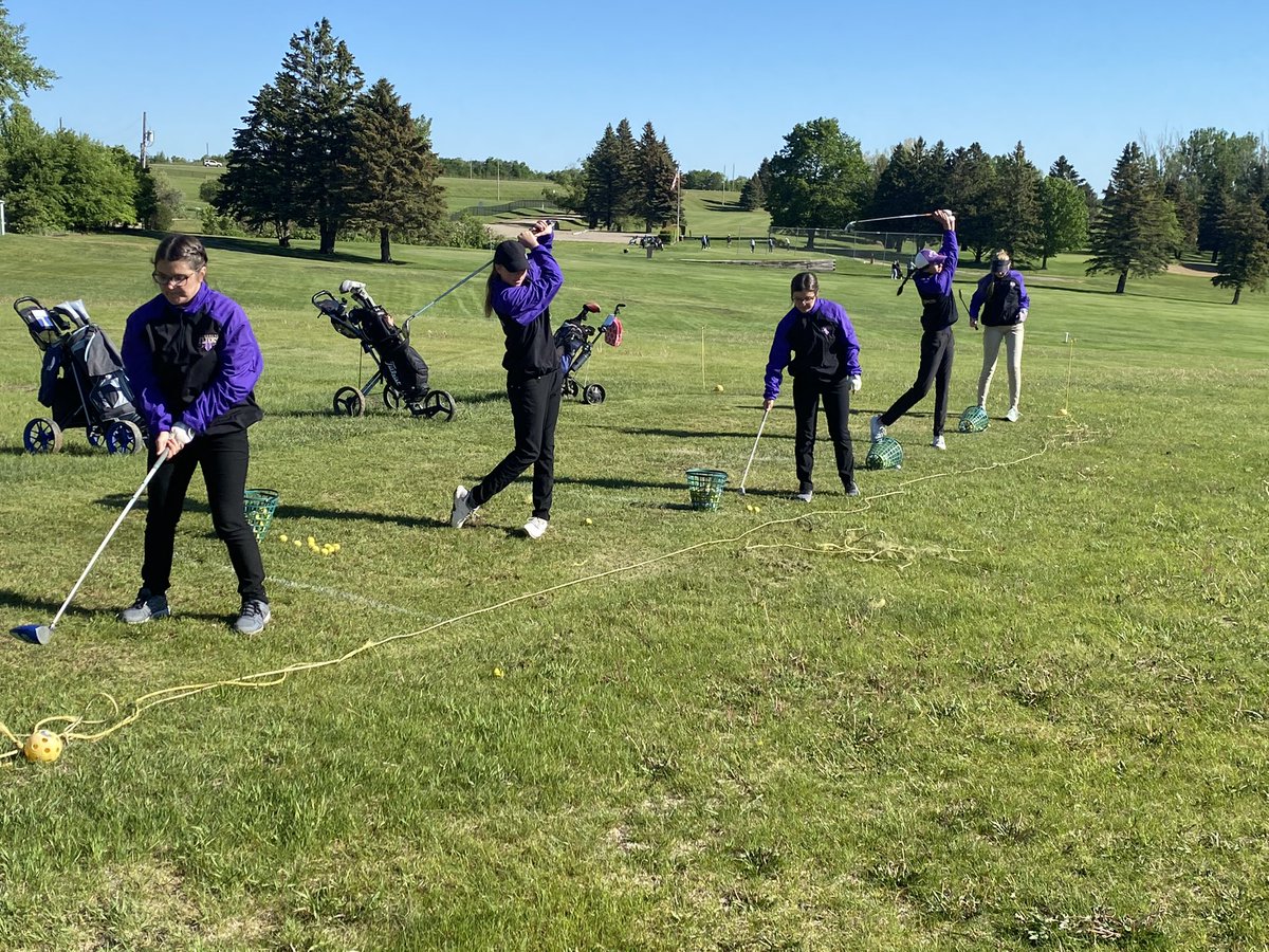 Girls are getting ready to tee off in Sisseton for regions! Good luck girls!!!!