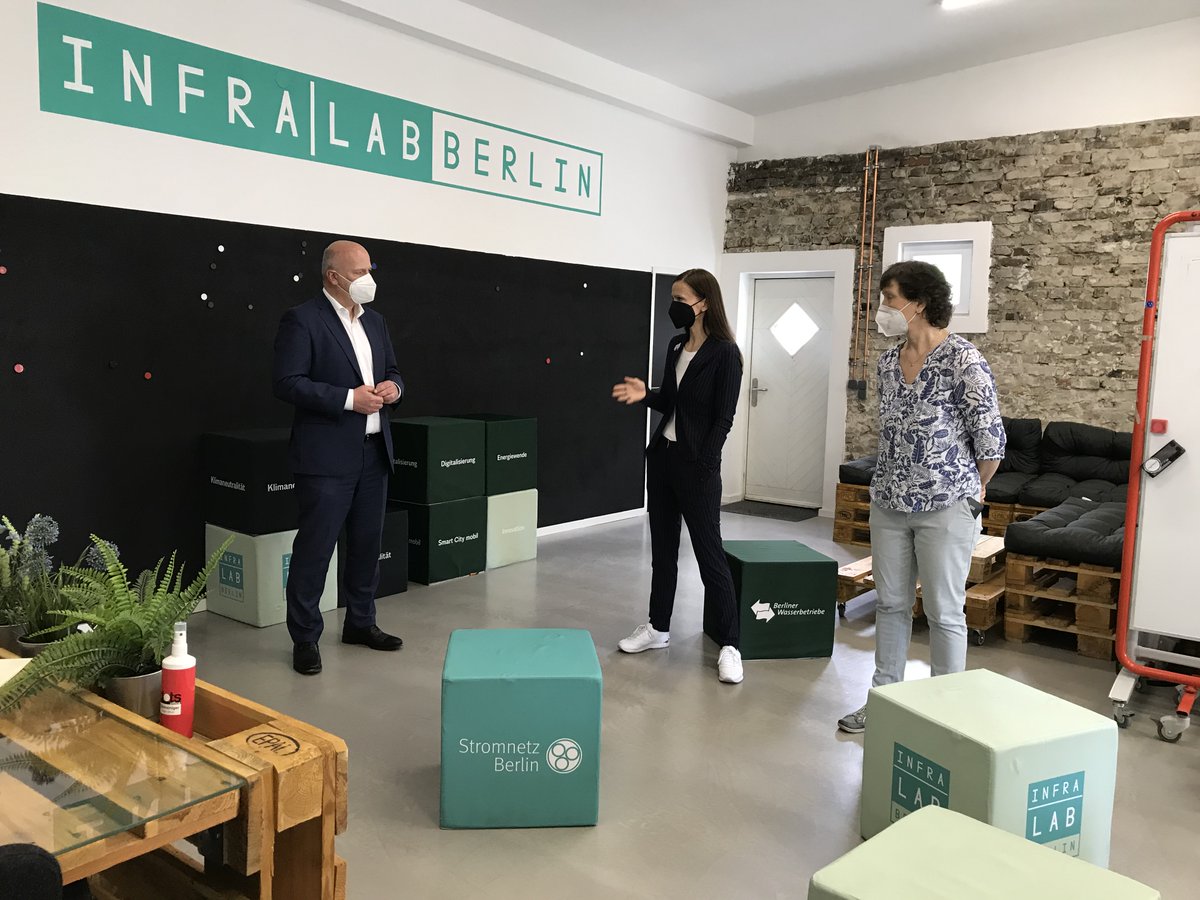 InfraLab Berlin (@infralabberlin) on Twitter photo Heute zu Besuch im #InfraLab: Wir haben <a href="/kaiwegner/">Kai Wegner</a>, Spitzenkandidat der <a href="/cduberlin/">CDU Berlin</a> das #InfraLab vorgestellt und uns über unsere Projekte, #Infrastruktur und die #StadtderZukunft ausgetauscht. Heute zu Besuch im #InfraLab: Wir haben <a href="/kaiwegner/">Kai Wegner</a>, Spitzenkandidat der <a href="/cduberlin/">CDU Berlin</a> das #InfraLab vorgestellt und uns über unsere Projekte, #Infrastruktur und die #StadtderZukunft ausgetauscht.