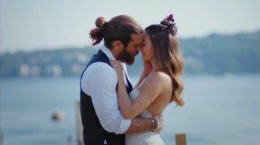 maneggiami's tweet photo. potrò vederla un milione di volte, ma il loro matrimonio e close your eyes in sottofondo, saranno per sempre una delle cose più belle che esistano.❤️ #DayDreamer https://t.co/MwpHZjPzdp