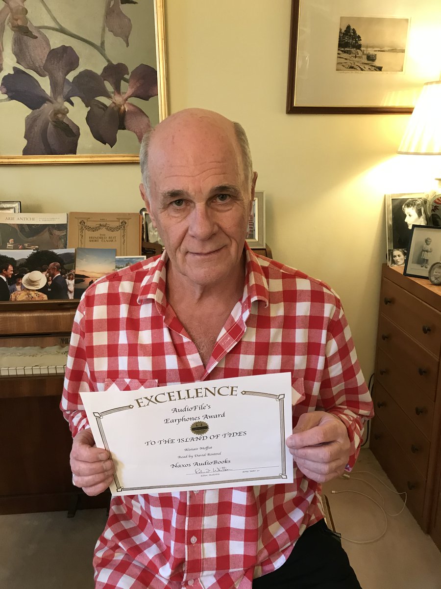 KirkusAudiobook's tweet photo. #DavidRintoul sens his best! #EarphonesAward "many thanks for the award and best wishes" https://t.co/VMNmUcqM9K